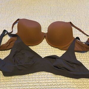 Lot of 2 NWT skims brand bras size 38B/XL